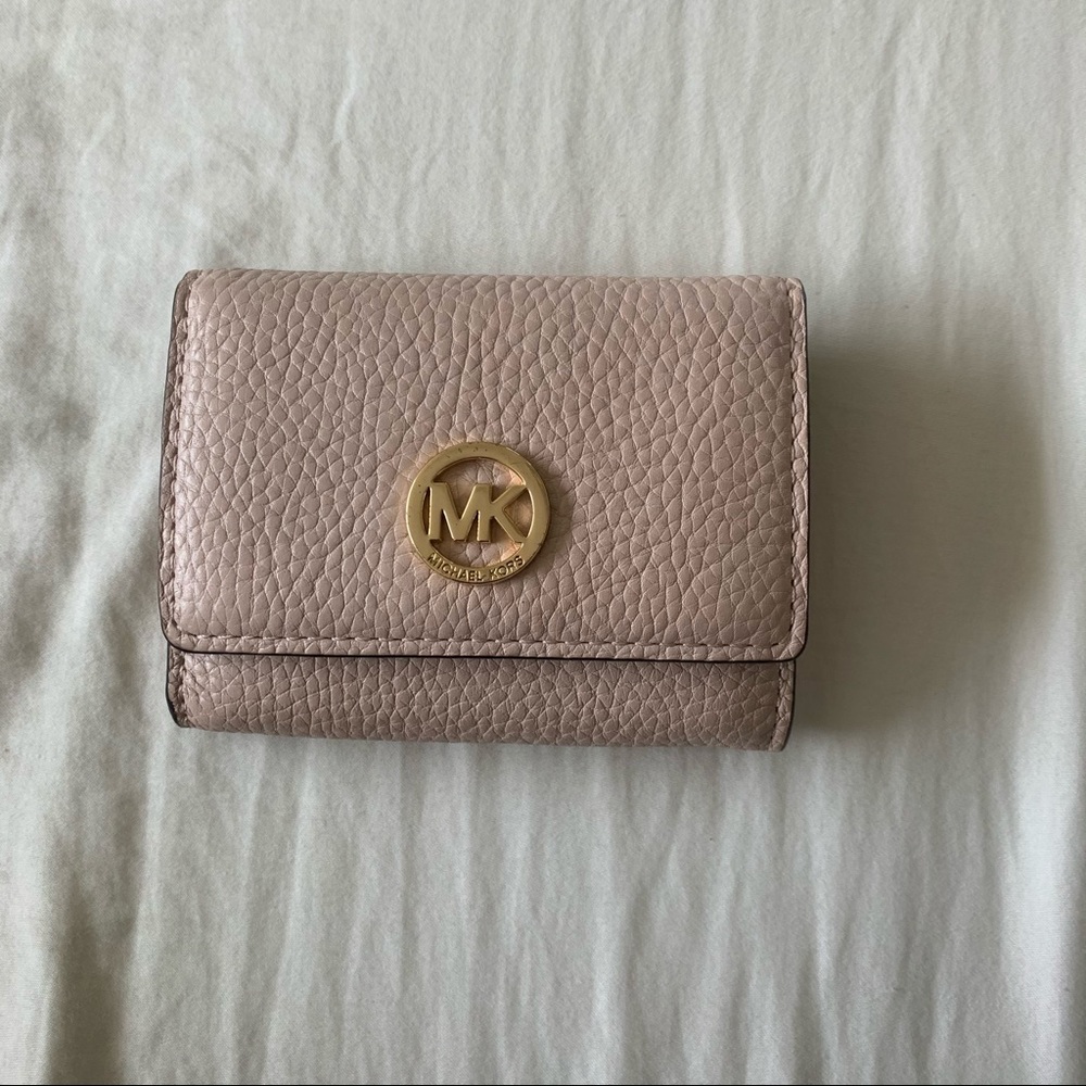 MICHAEL KORS light pink leather change wallet
